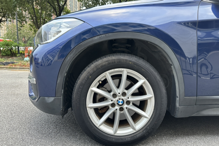 宝马X1 2019款 sDrive18Li 时尚型车身外观6006