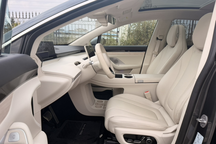 鸿蒙智行 智界R7 2024款 纯电 667km Pro中控内饰7011