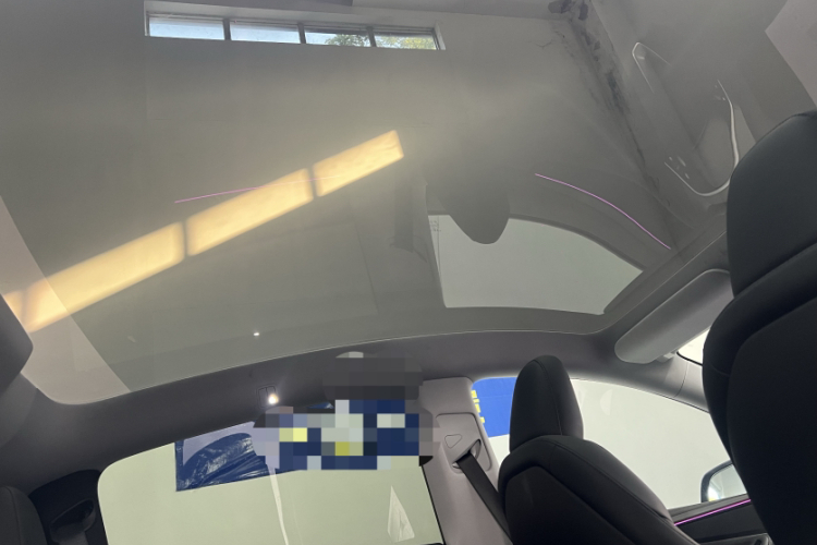 特斯拉 Model Y 2025款 后轮驱动版中控内饰7010