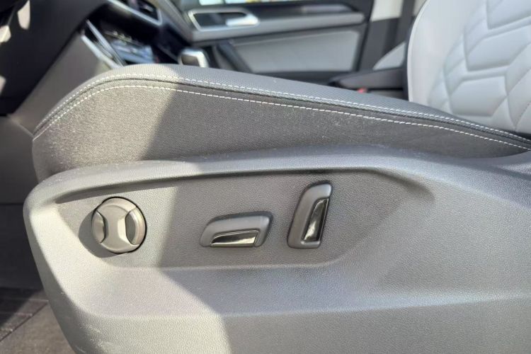 大众 探岳 2023款 330TSI 两驱豪华Plus进阶版中控内饰7008