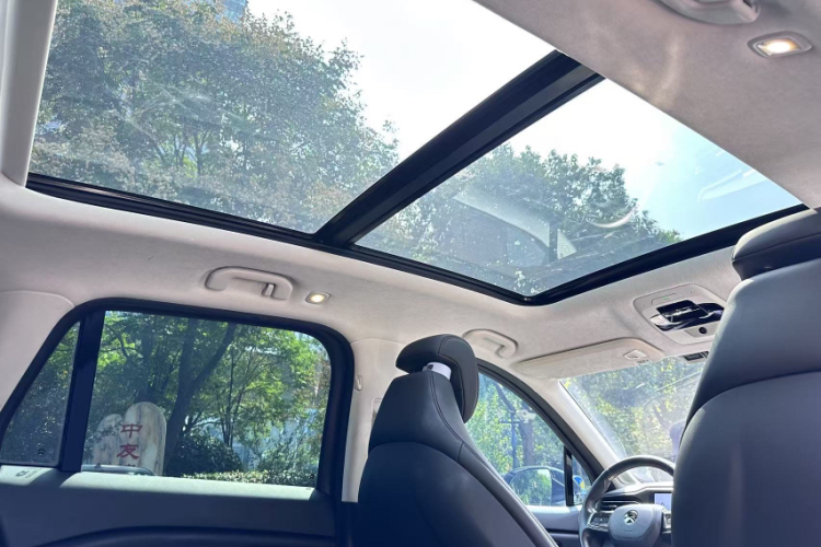 蔚来ES6 2019款 420KM 运动版中控内饰7010