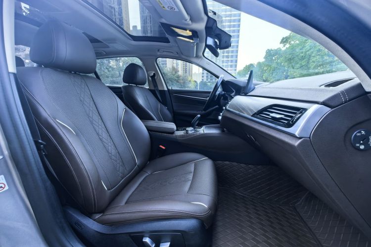 宝马5系 2021款 改款 530Li 领先型 豪华套装车身外观6002