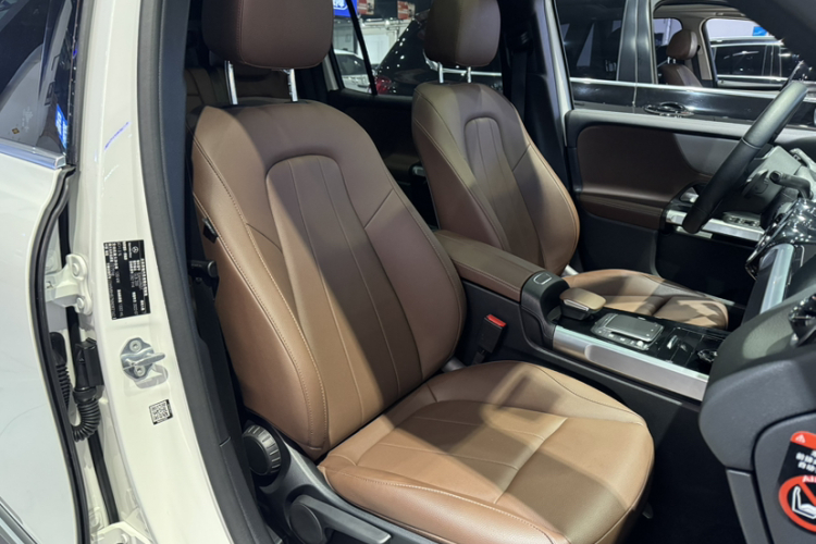 奔驰GLB 2022款 改款二 GLB 200 时尚型中控内饰7001