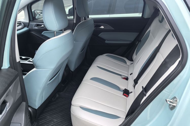 吉利几何E萤火虫 2024款 401km 星光中控内饰7001