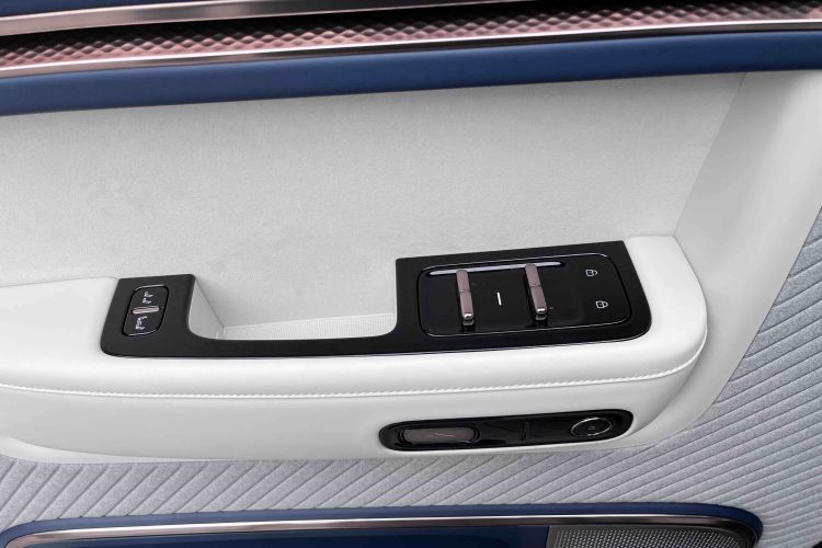 极氪MIX 2025款 长续航智驾版中控内饰7007