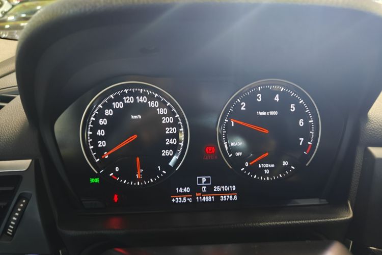 宝马1系 2017款 118i 设计套装型中控内饰15