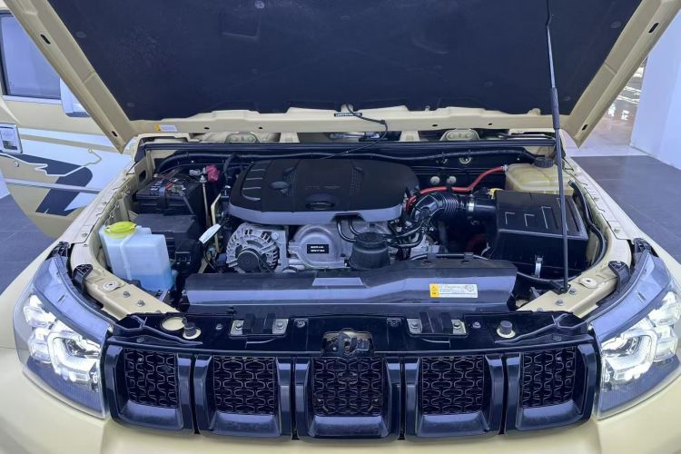 北京BJ40 2019款 2.3T 自动四驱环塔冠军版 国VI中控内饰7008