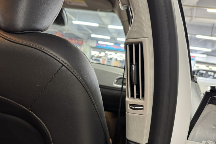 沃尔沃S60 2019款 S60L 改款 T5 智进进阶版局部细节9005