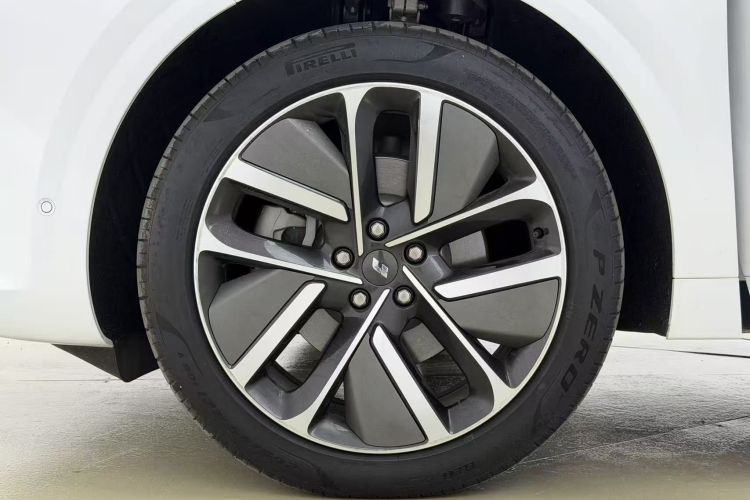 理想汽车 理想L6 2025款 Pro 智能焕新版车身外观6007