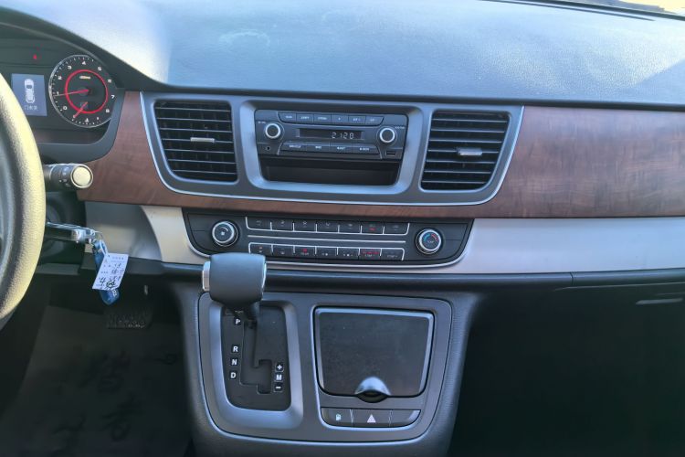 上汽大通MAXUS 大通G10 2016款 2.0T 自动精英版局部细节16