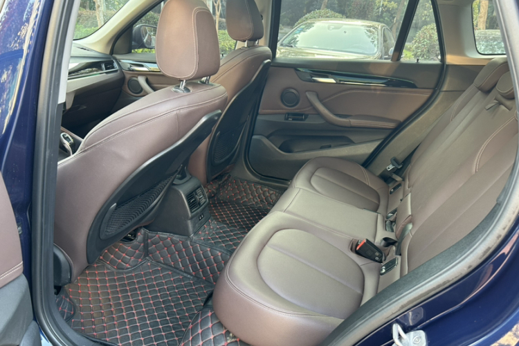 宝马X1 2020款 sDrive20Li 尊享型中控内饰7004