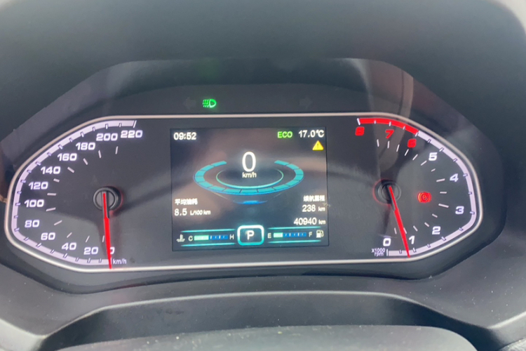 奇瑞 瑞虎7 2016款 2.0L CVT耀臻版中控内饰15