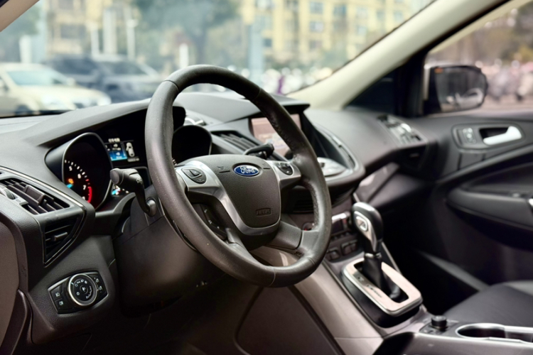 福特 翼虎 2015款 2.0L GTDi 四驱精英型中控内饰7010