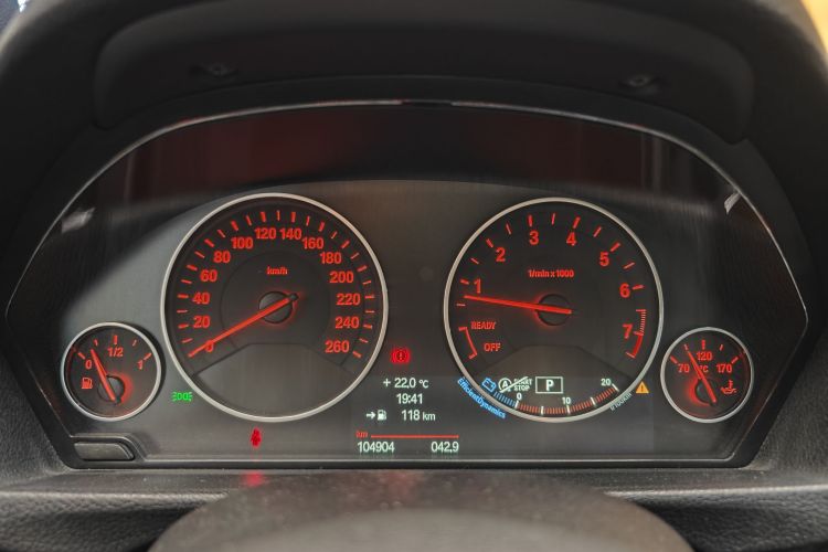 宝马3系 2014款 320Li 豪华设计套装中控内饰15