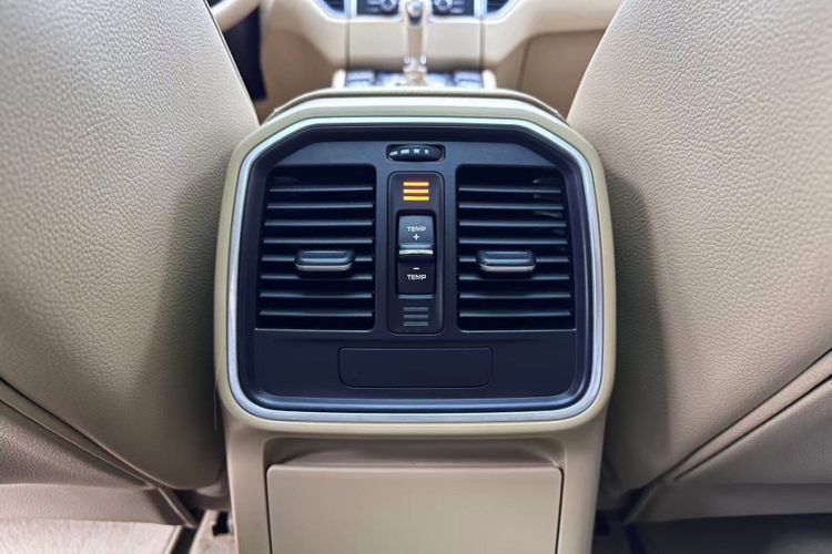 保时捷 2014款 Macan 2.0T中控内饰7011