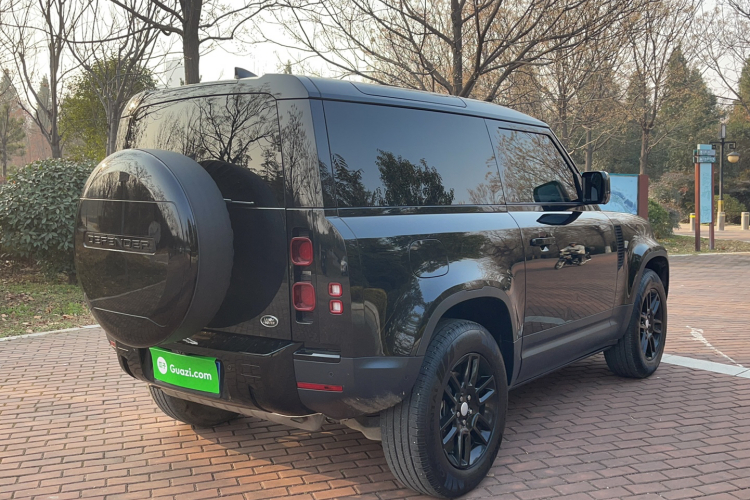 路虎卫士 2024款 90 2.0T P300 S车身外观6003