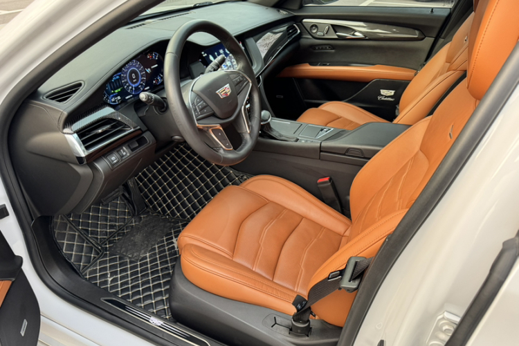 凯迪拉克CT6 2017款 28T 领先型中控内饰7002