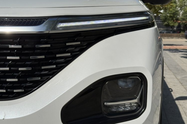 宝骏RM-5 2019款 1.5T CVT 24小时在线尊贵型 7座局部细节36