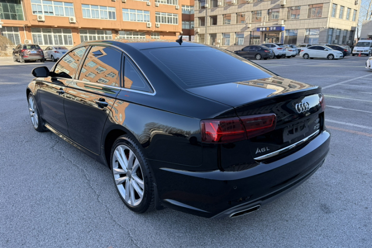 奥迪A6L 2018款 30周年年型 45 TFSI quattro 运动型车身外观6006