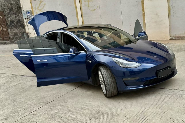 特斯拉 Model 3 2020款 改款 长续航后轮驱动版车身外观6007
