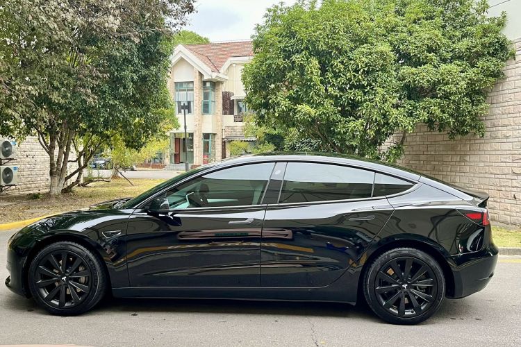 特斯拉 Model 3 2022款 后轮驱动版局部细节9005