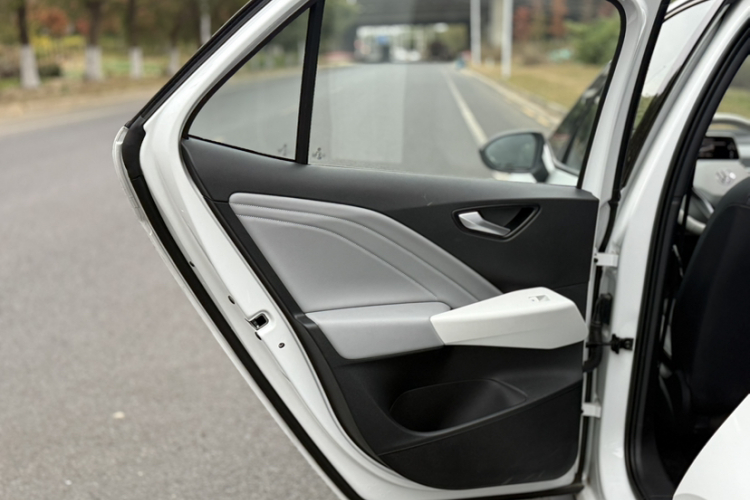 大众ID.3 2025款 聪明款 极智版中控内饰7005