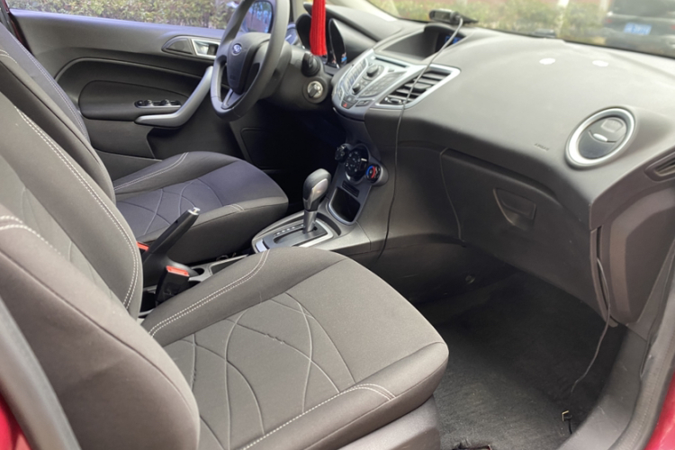 福特 嘉年华 2013款 两厢 1.5L 自动时尚型中控内饰7001