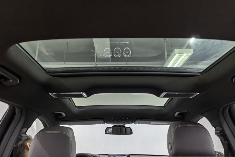 奔驰GLC 2019款 GLC 260 L 4MATIC 动感型中控内饰7007