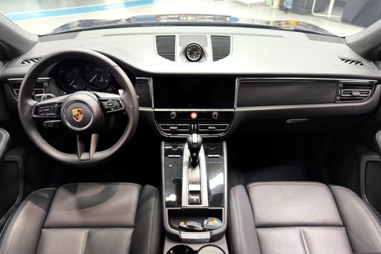 保时捷 2022款 Macan 2.0T中控内饰7004