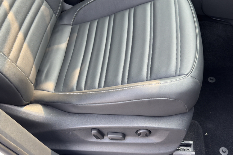 大众 2016款 途安L 280TSI DSG豪华版中控内饰7002