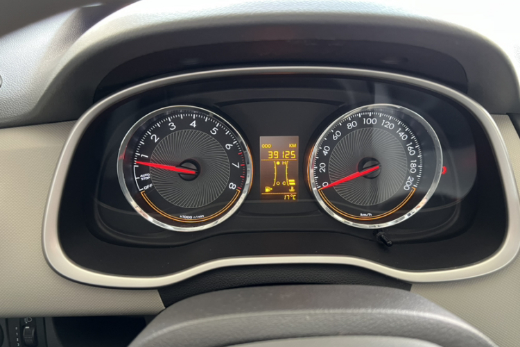 雪佛兰 2018款 赛欧3 1.5L 手动理想天窗版中控内饰15