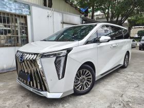 广汽传祺 传祺M8 2023款 宗师系列 双擎 御尊版