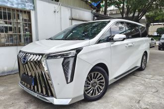 广汽传祺 传祺M8 2023款 宗师系列 双擎 御尊版