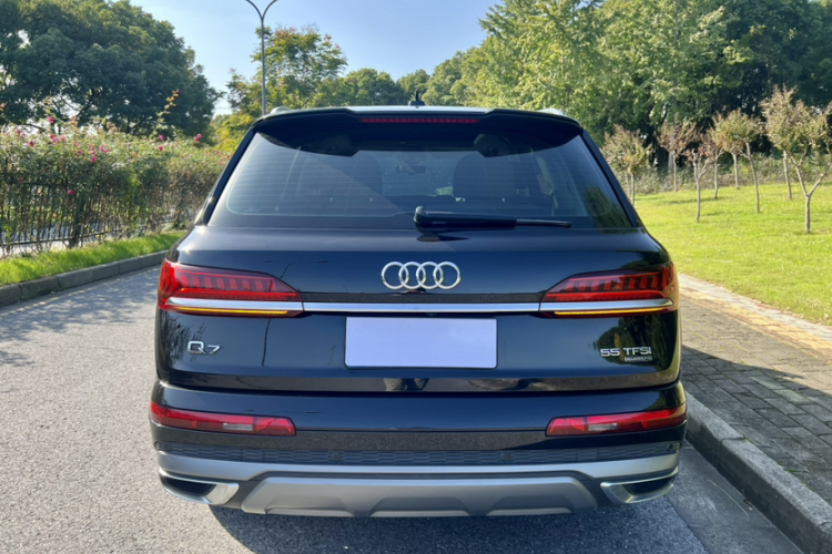 奥迪Q7 2020款 55 TFSI quattro S line运动型车身外观6007