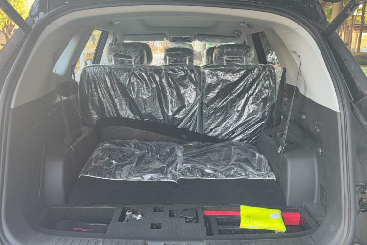 捷途X90 C-DM 2025款 精英版 7座中控内饰7005