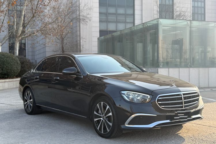 奔驰E级新能源 2022款 改款 E 350 e L 插电式混合动力轿车车身外观6002