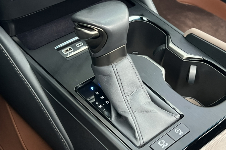 雷克萨斯ES 2022款 200 卓越版局部细节18