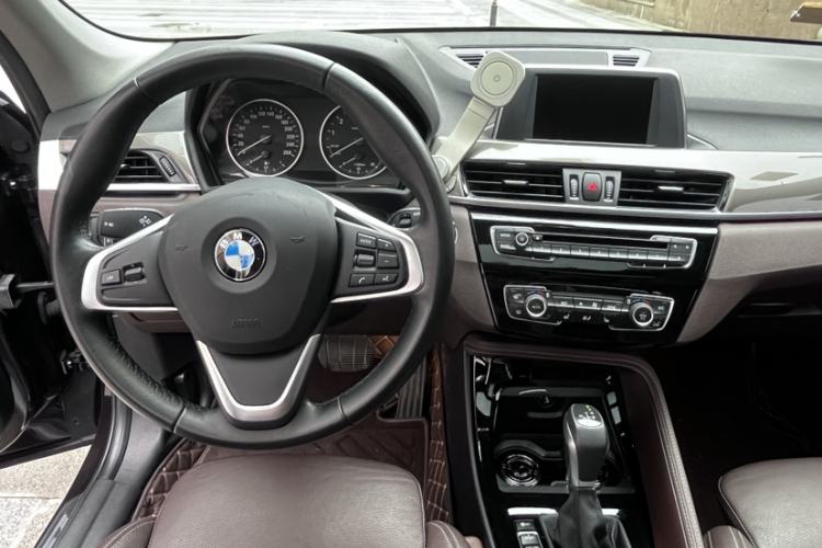 宝马X1 2016款 sDrive20Li 豪华型中控内饰7004