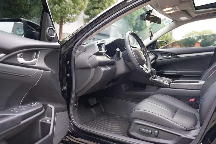 本田 思域 2016款 220TURBO CVT尊贵版中控内饰7015