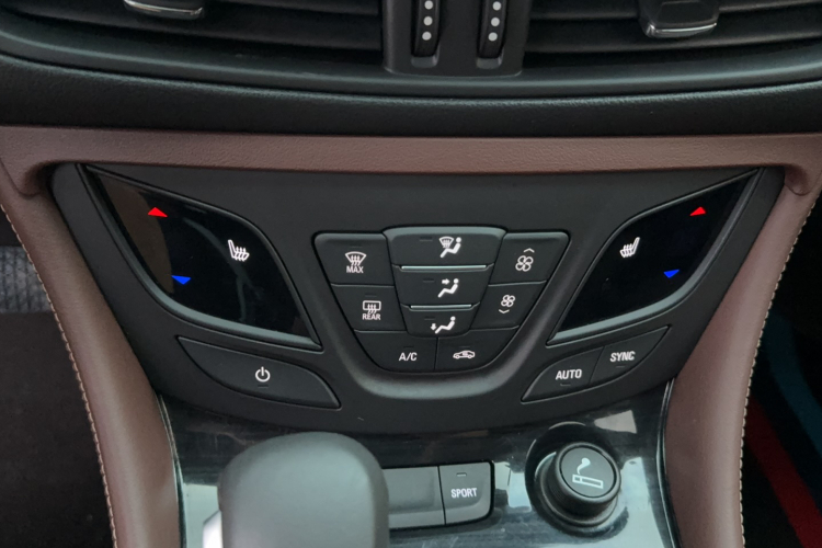 别克 昂科威 2018款 28T 四驱精英型中控内饰7007