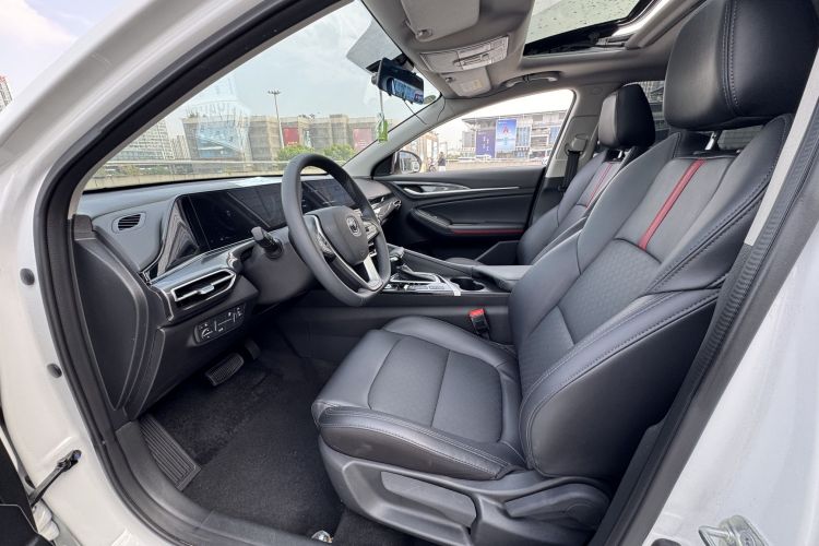 长安 逸动 2020款 PLUS 百万版 1.6L GDI CVT豪华型中控内饰7003