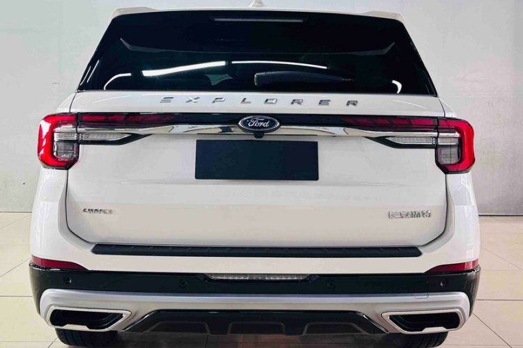 福特 探险者 2025款 2.3T EcoBoost 四驱穿越版 5座车身外观6009