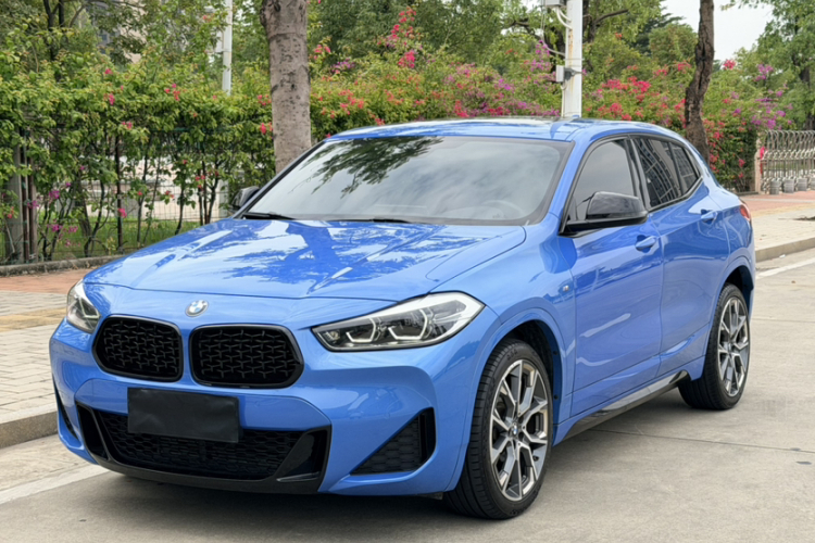 宝马X2 2021款 改款 sDrive25i 曜夜版车身外观6004
