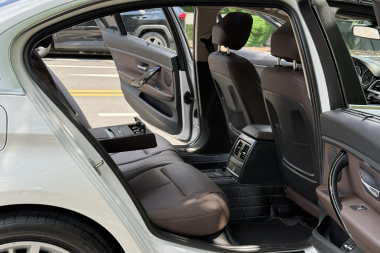 宝马3系 2018款 320Li 时尚型中控内饰7002