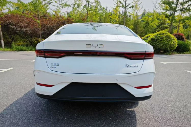 比亚迪 秦PLUS 2025款 DM-i 智驾版 55KM领先型车身外观6005