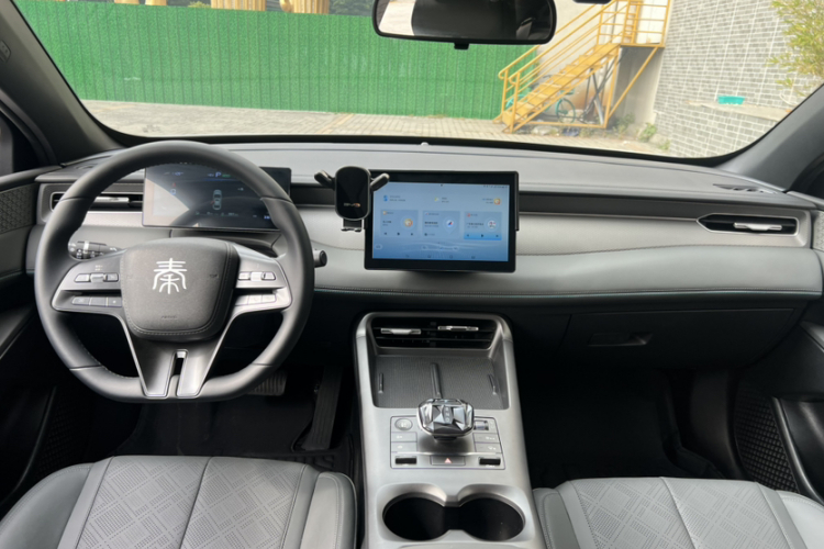 比亚迪 秦PLUS 2025款 DM-i 智驾版 55KM领先型中控内饰7004