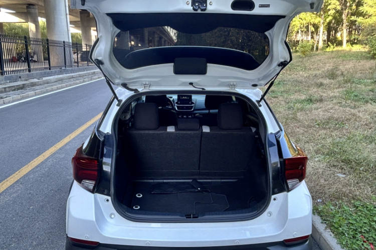 丰田 YARiS L 致炫 2022款 致炫X 1.5L CVT领先PLUS版局部细节23