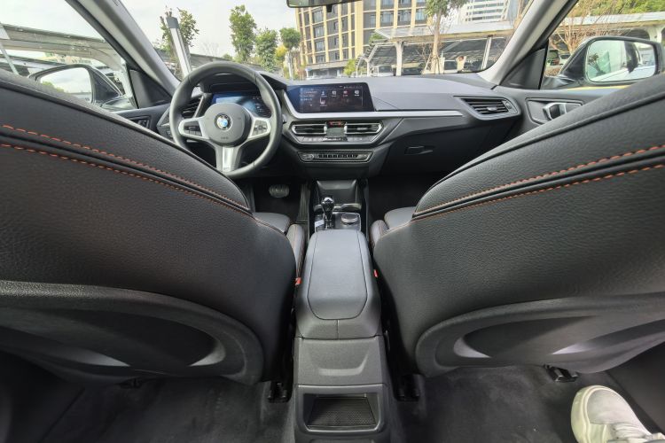 宝马2系(进口) 2023款 225i 四门轿跑车 M运动套装中控内饰7012