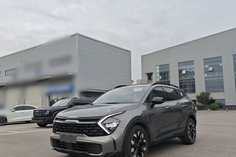 起亚 狮铂拓界 2023款 2.0T 两驱尊贵版车身外观1