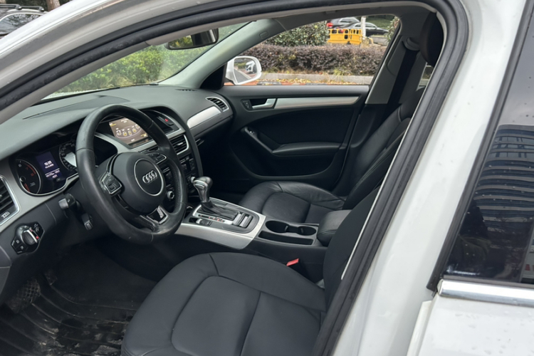奥迪A4L 2015款 35 TFSI 自动标准型局部细节19